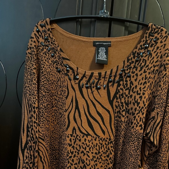 LH Sport lightweight cheetah print sweater - Picture 1 of 3